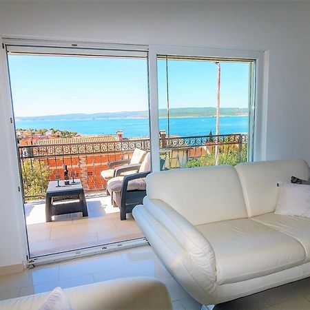 Holiday House Queens With Sea View Selce Exterior photo