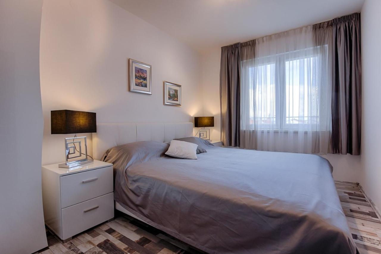 Holiday House Queens With Sea View Selce Exterior photo